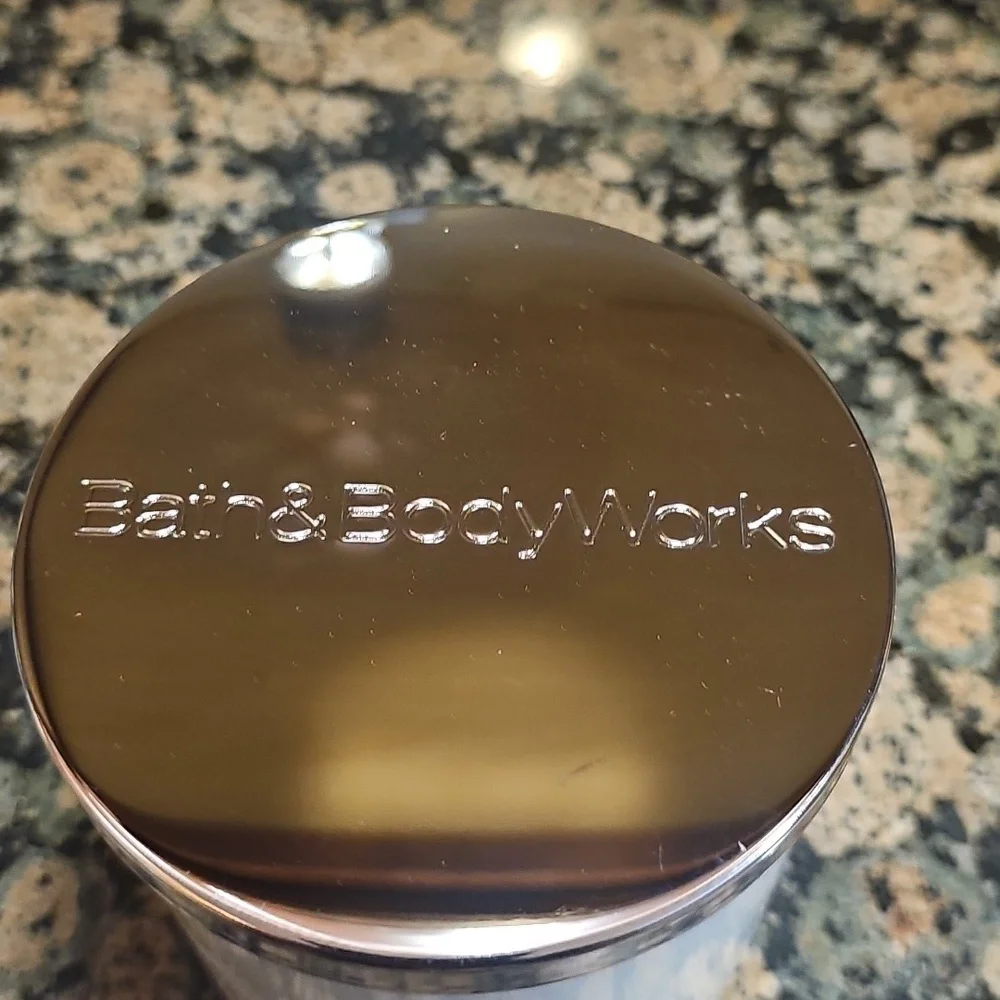 BBW Christmas Road Trip Exclusively Fragranced Soy Wax Blend 3 Wick Candle - Picture 3 of 4